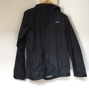 Patagonia women’s windbreaker